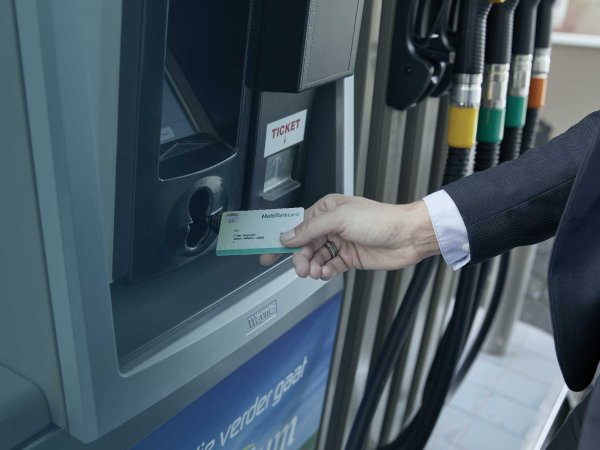 Tankpassen bij nieuwe auto's standaard als combipassen